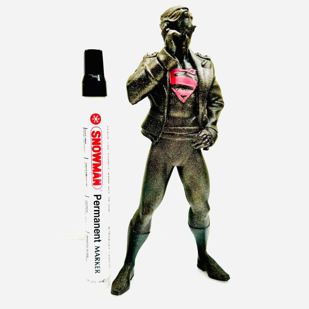 mainan action figure Kon-El Superboy action figure.  action figure black tinggi sekitar 7 inch full 