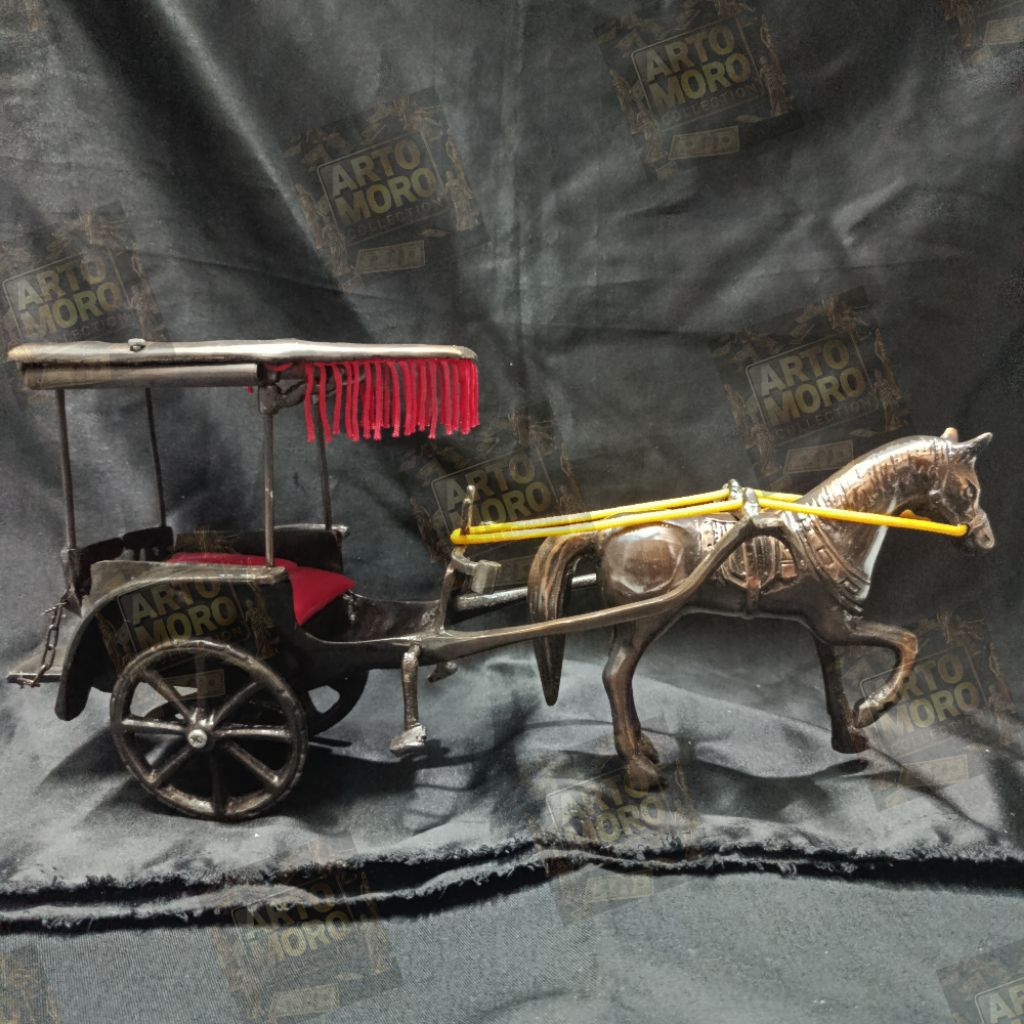 Pajangan Miniatur Kereta Kuda Delman Clasic Kuningan