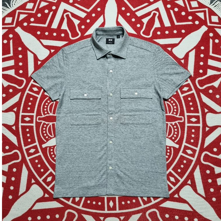 Uniqlo Theory double pocket lengan pendek