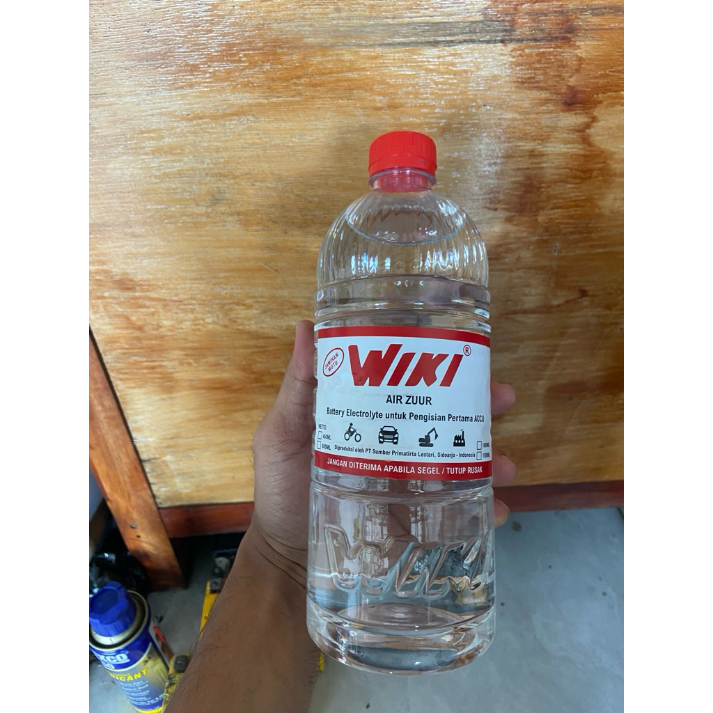 Air Zuur Wiki 1LT / Air zir Wiki untuk pengisian ulang aki baru basah atau bisa di gunakan untuk men
