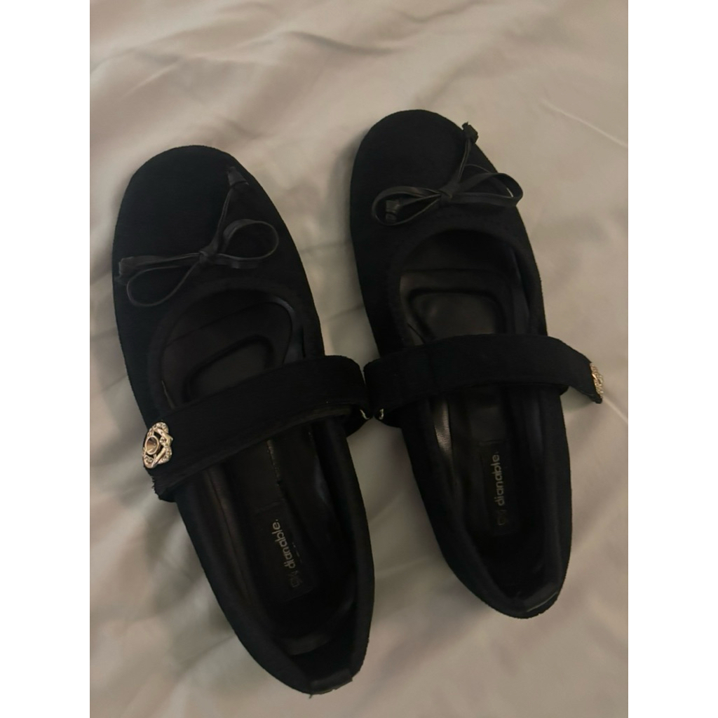 SEPATU LIZZY DIANABLE BLACK