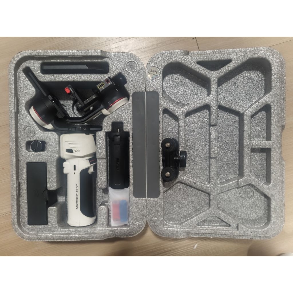 Gimbal Zhiyun Crane M3 Second Mulus Lengkap (Bonus Magic Arm)