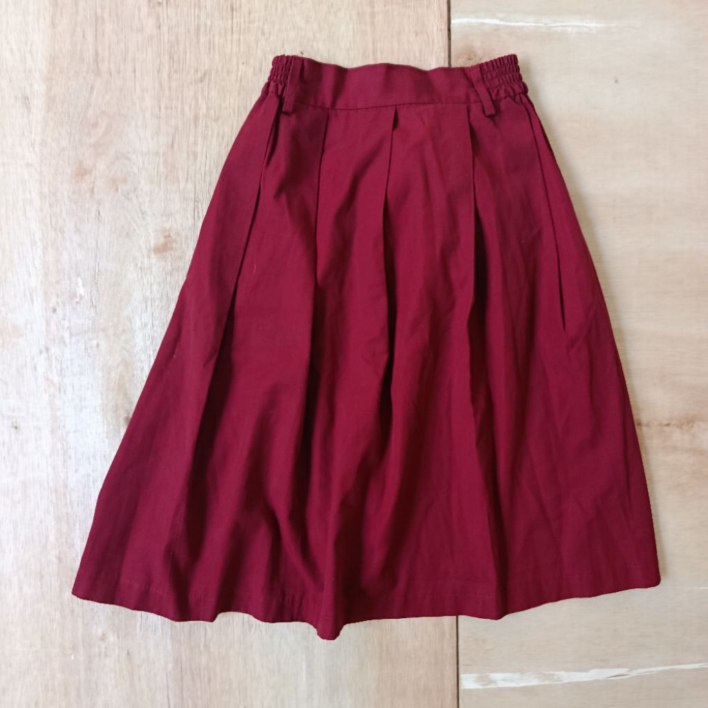 preloved rok pendek kelas 6 sd bb dibawah 36kg bahan famatex merk seragam/gold5