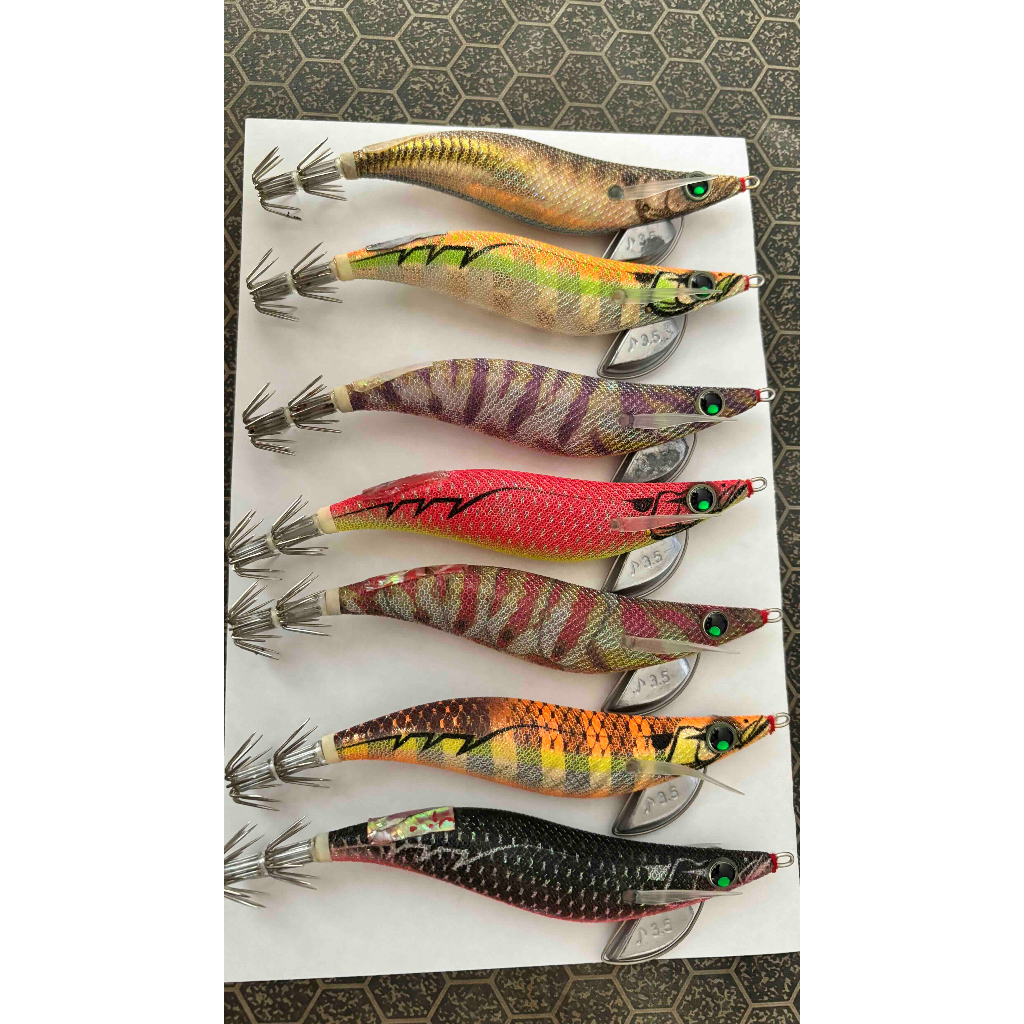 Yo-Zuri Egi PataPata Q Rattle Squid Jig 3.5 pre-loved open box
