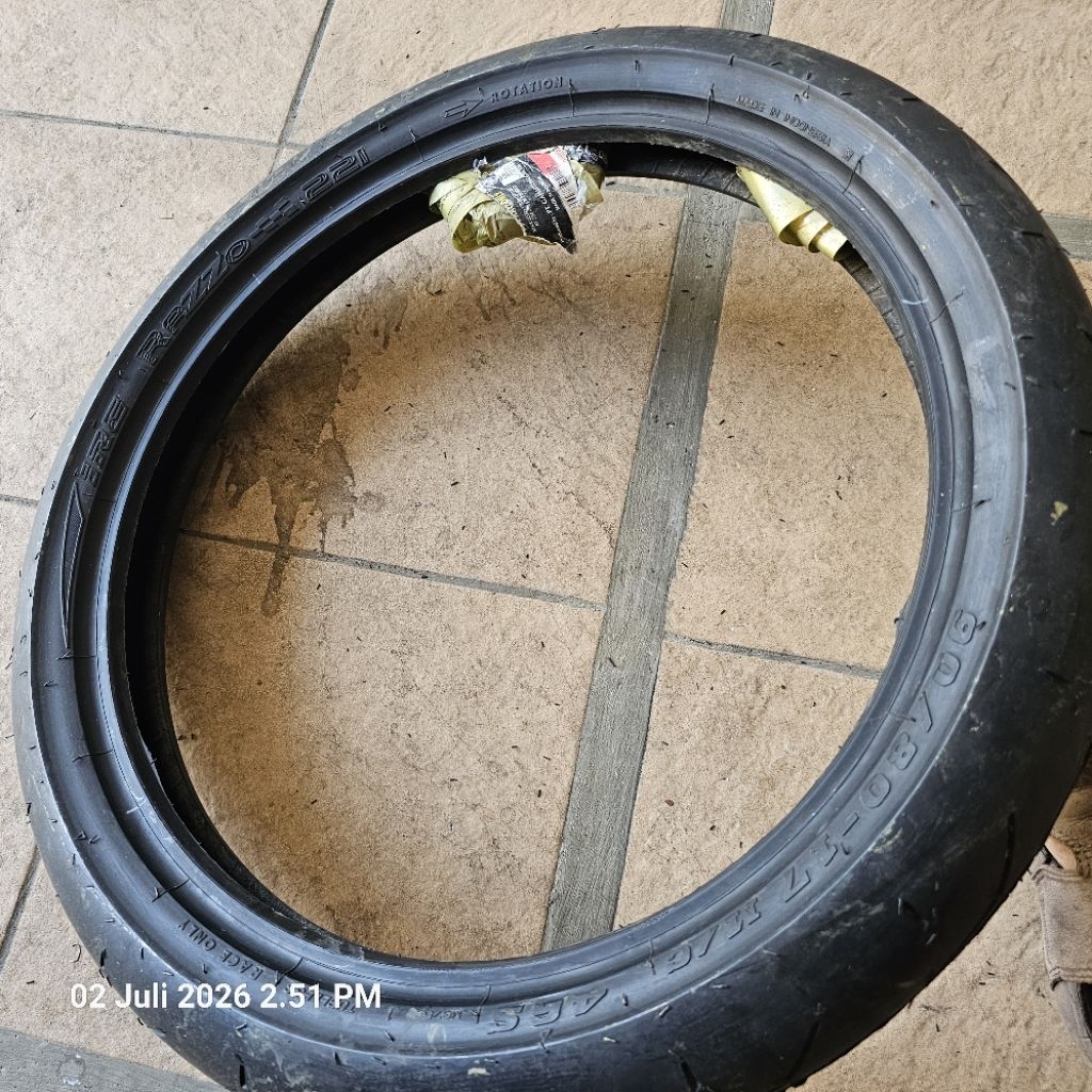 Ban luar 90/80-17 46S Razzo 221 IRC