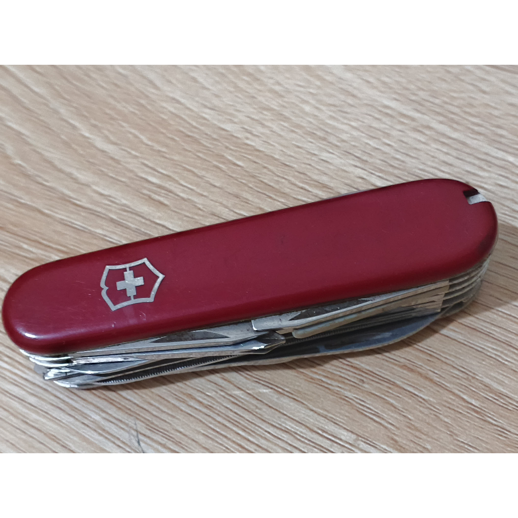 PISAU VICTORINOX SWISS ORIGINAL BEKAS