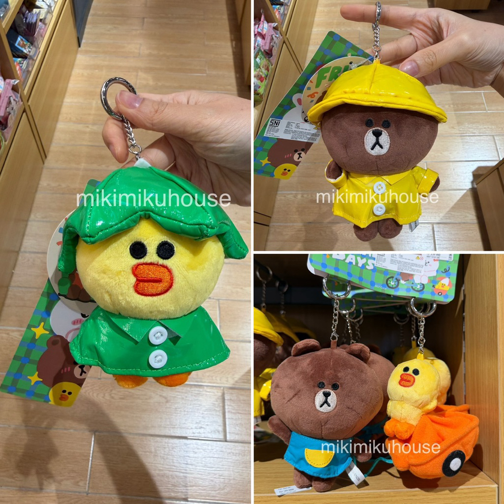LINE FRIENDS OFFICIAL MERCHANDISE BROWN SALLY KEYRING RAIN COAT KEYCHAIN M&G LINE FRIENDS GANTUNGAN 