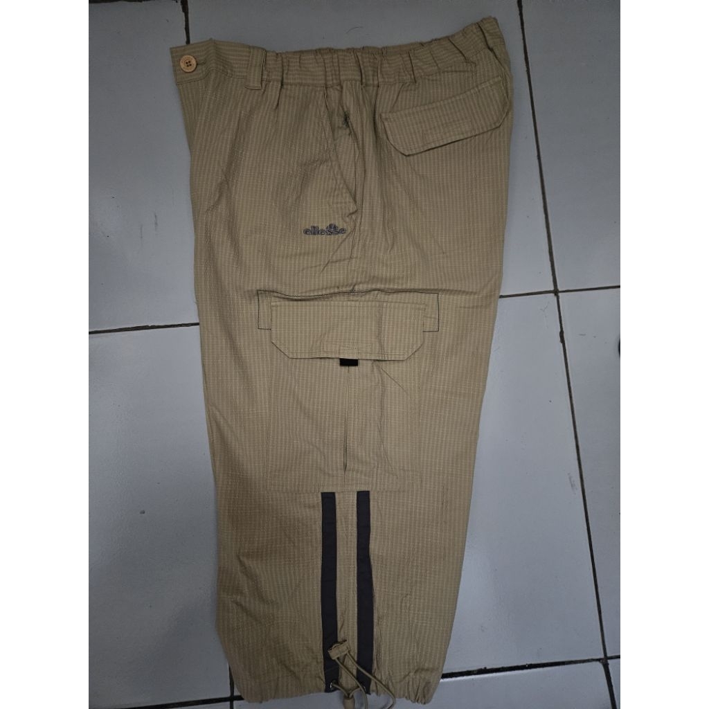 Celana Cargo pendek ellesse