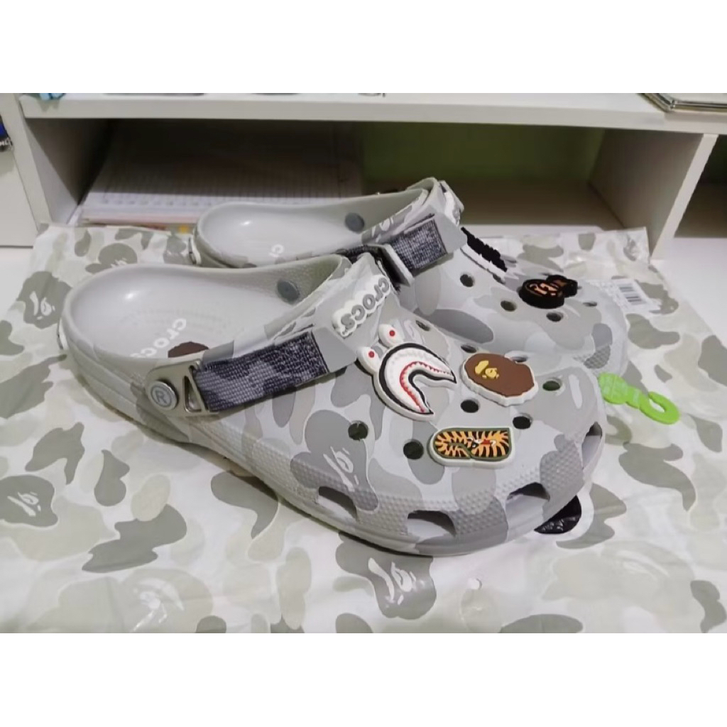 Preloved Sandal CrocsDewasa Grey Size 42