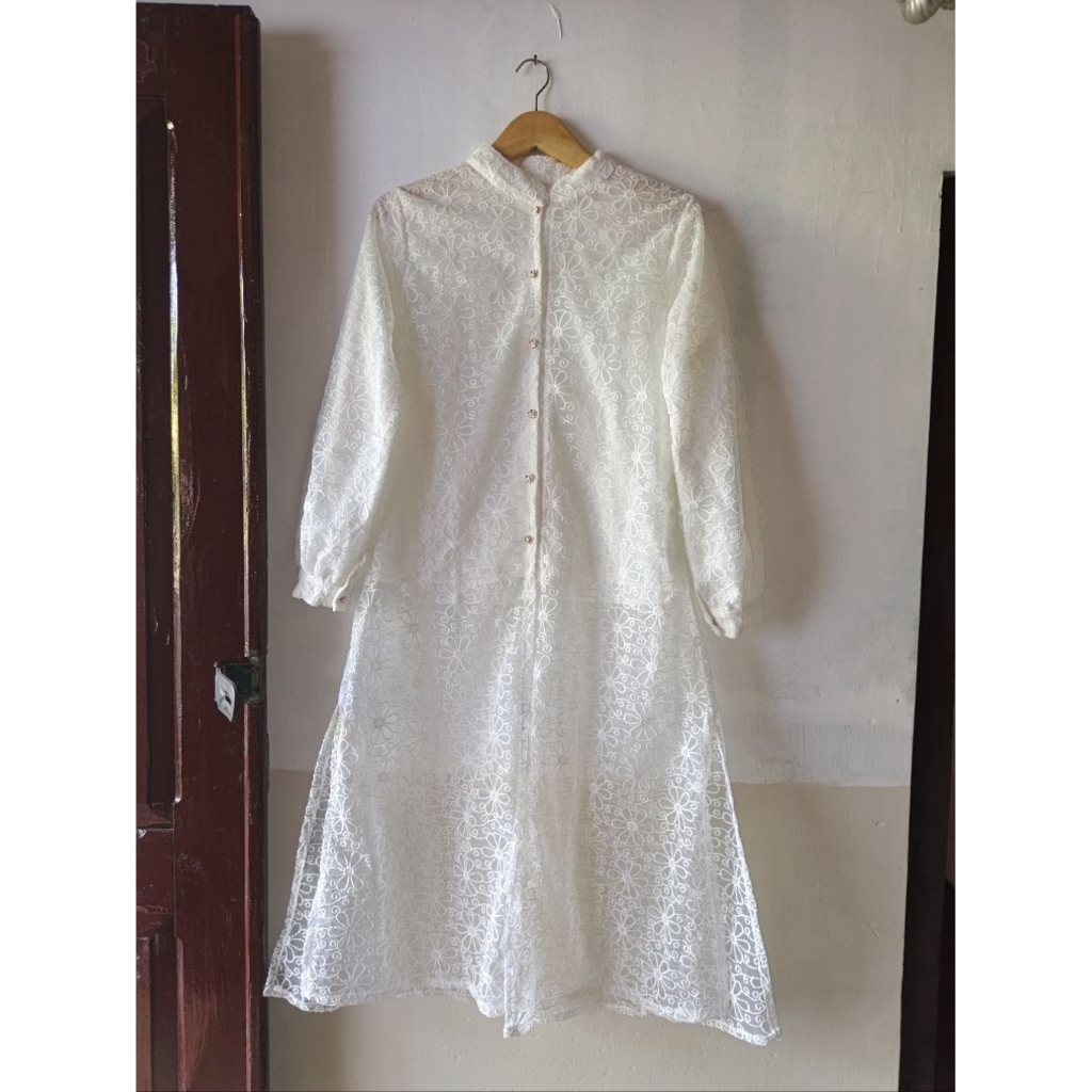 Preloved Dress putih Brukat | long tunik brukat putih | preloved dress putih kondangan