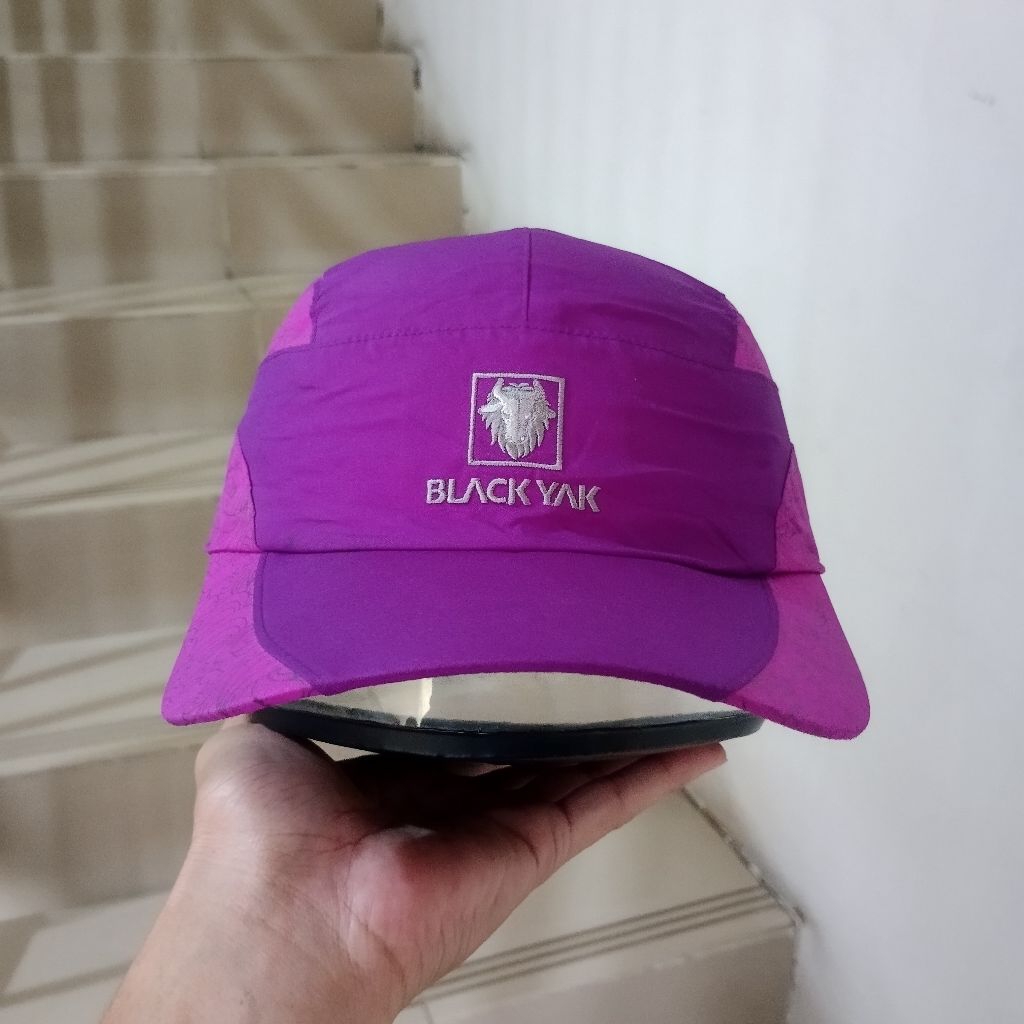 TOPI OUTDOOR BLACK YAK GORETEX WOMEN