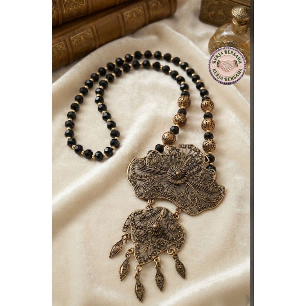 kalung kristal liontin etnik perak bakar