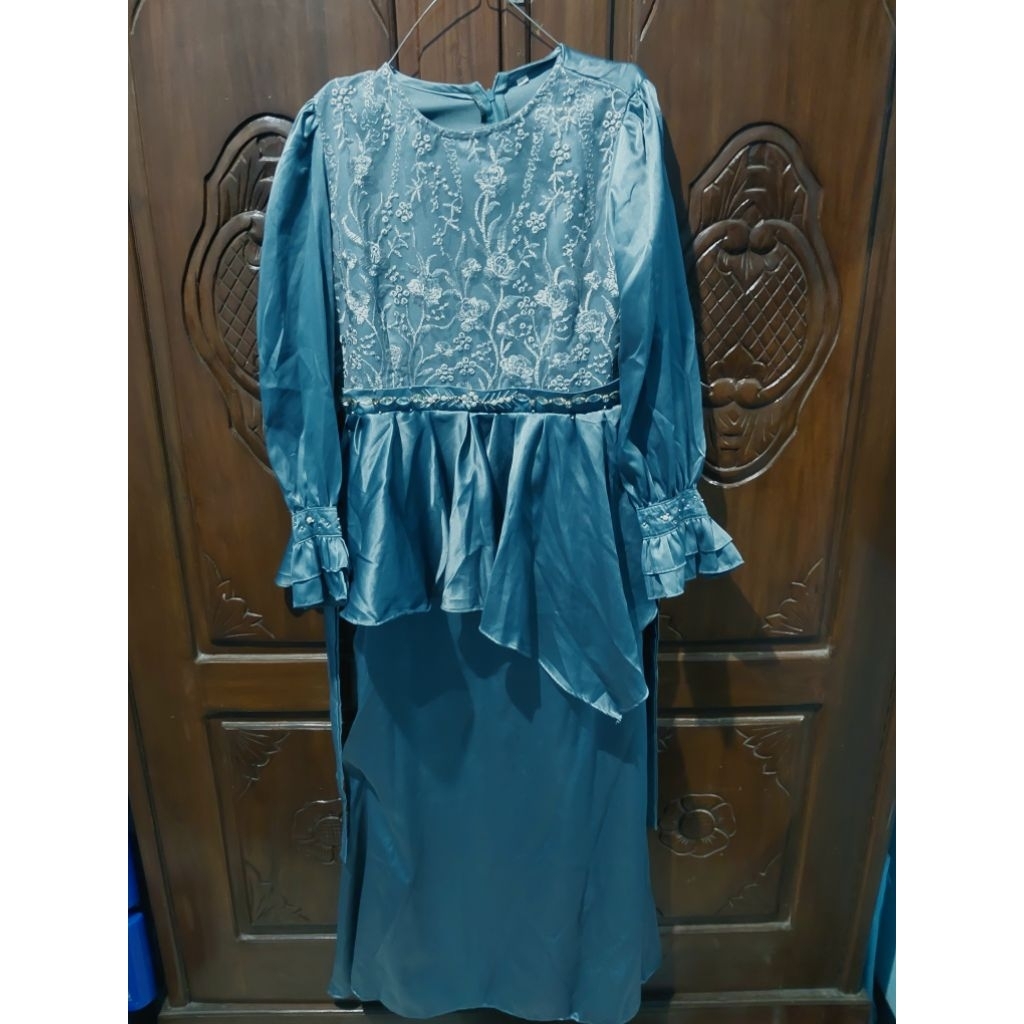 gamis abu abu mix brukat