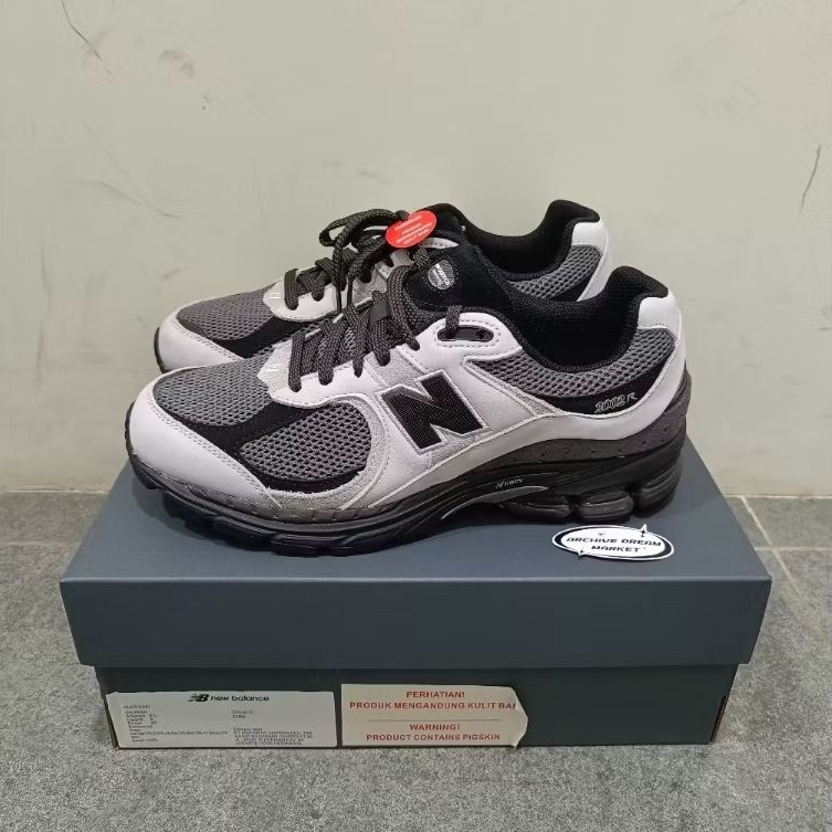 New Balance 2002r Grey Black