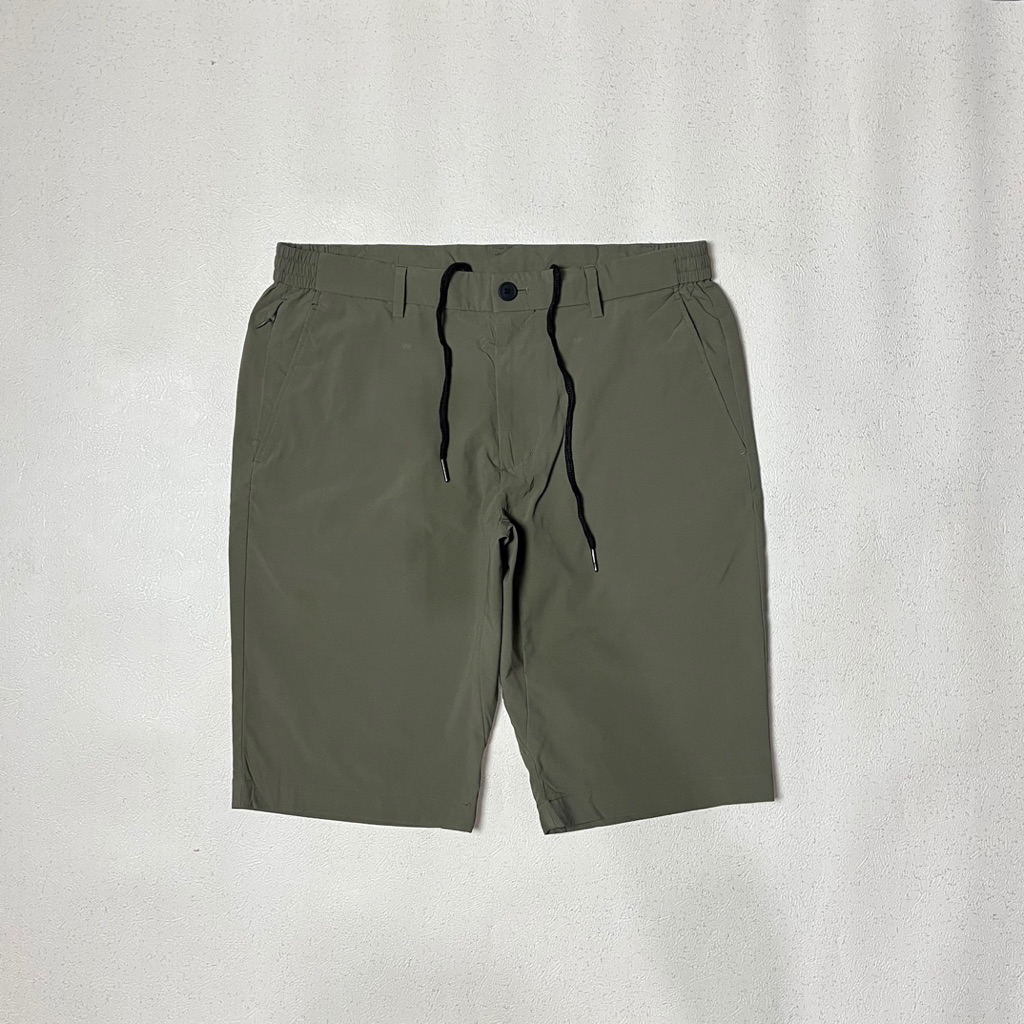 Uniqlo x Theory airsense short pants