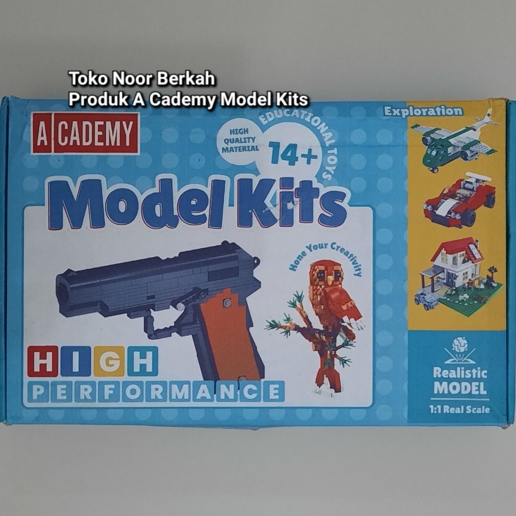 A Cademy Model Kits Colt Government M1911 / C.10A+