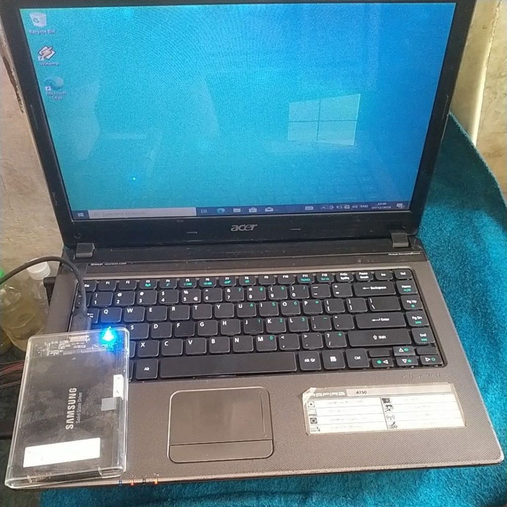 Acer aspire 4750 core i5 2450m ram 4gb HDD 320 GB normal siap pakai