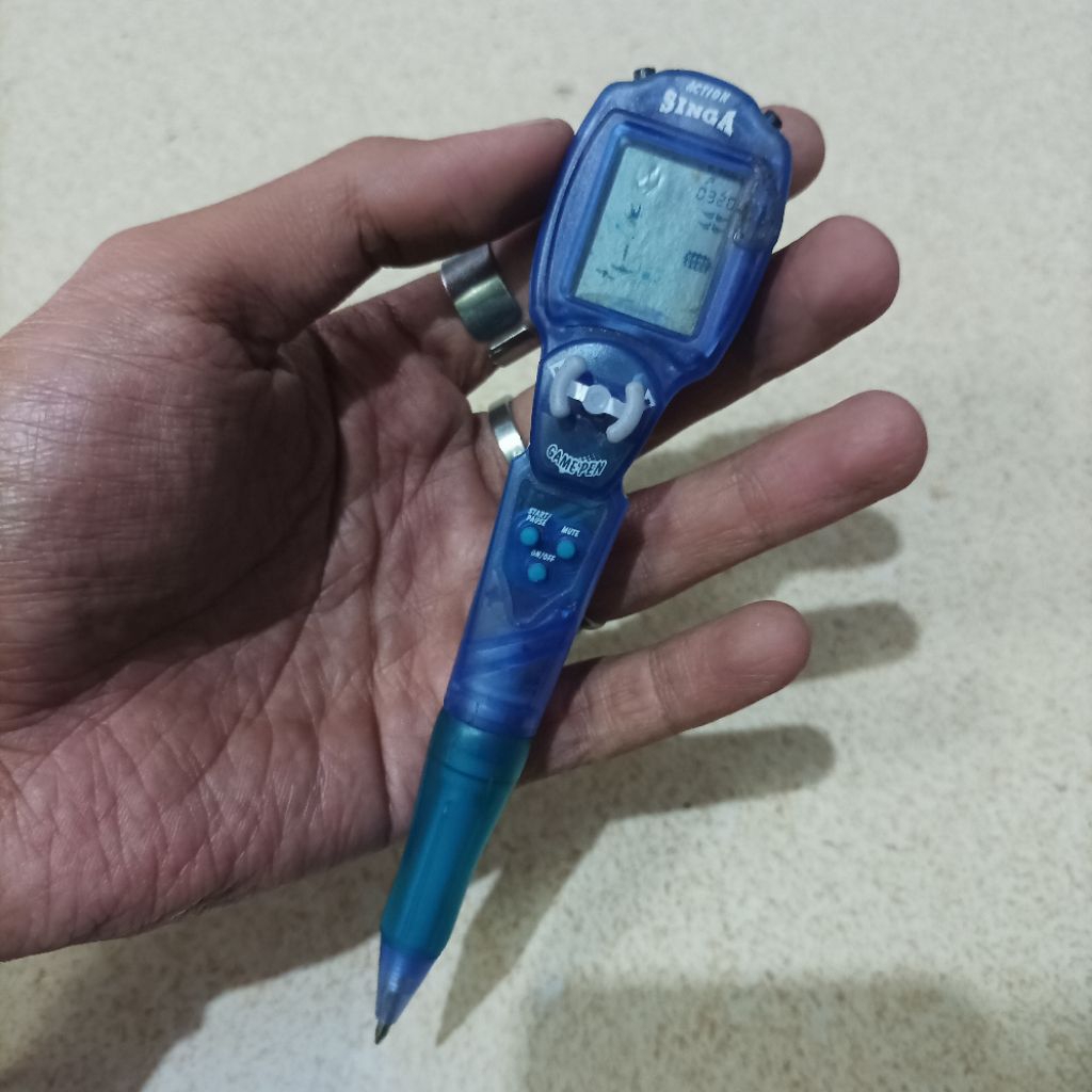 Vintage Game Watch Gimbot Pulpen Singa Space Warp