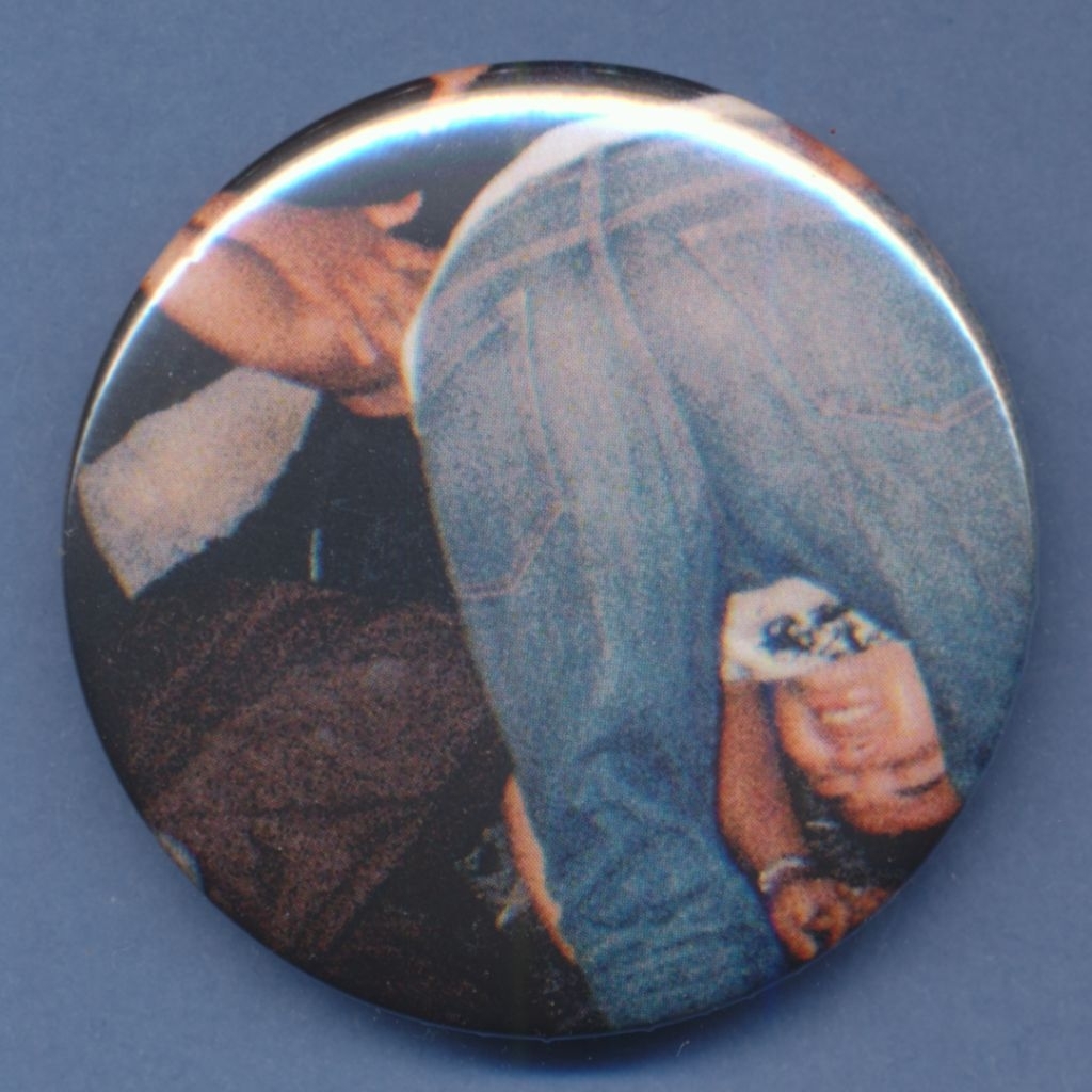ITALIAN BED BUTTON PIN