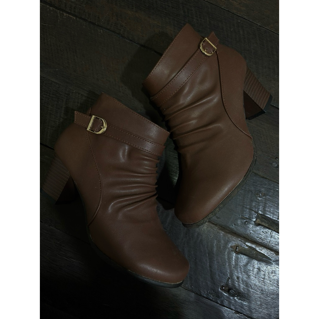 Preloved Sepatu Boots Wanita