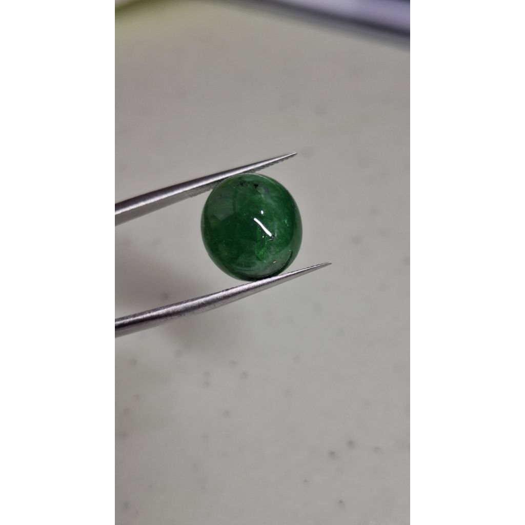 Natural tsavorite garnet
