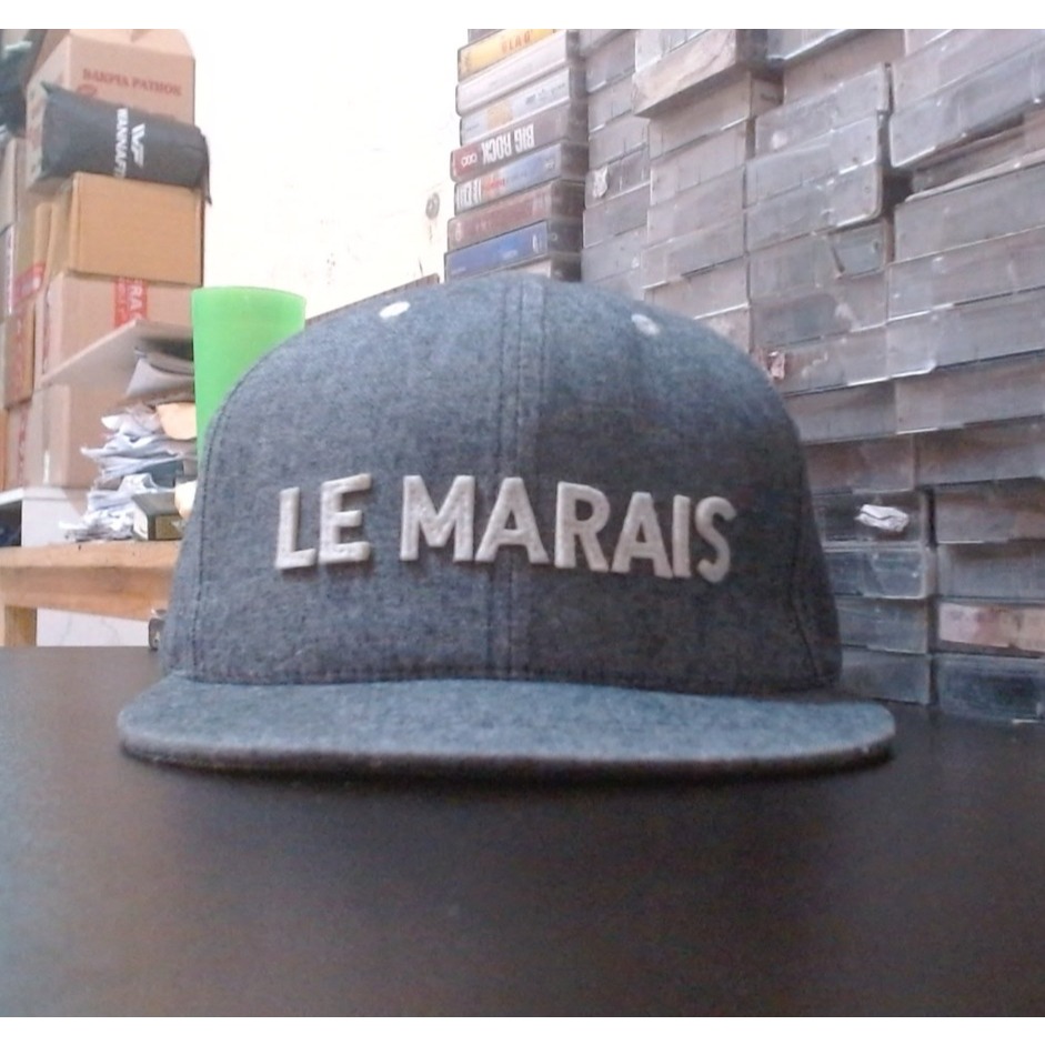 Topi snapback visor pendek / vispen