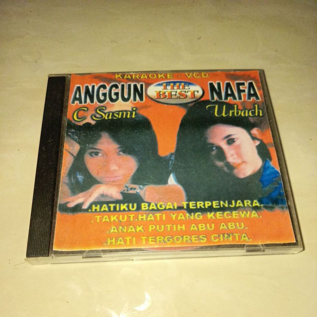 VCD ANGGUN C SASMI & NAFA URBACH THE BEST HATIKU BAGAI TERPENJARA TAKUT
