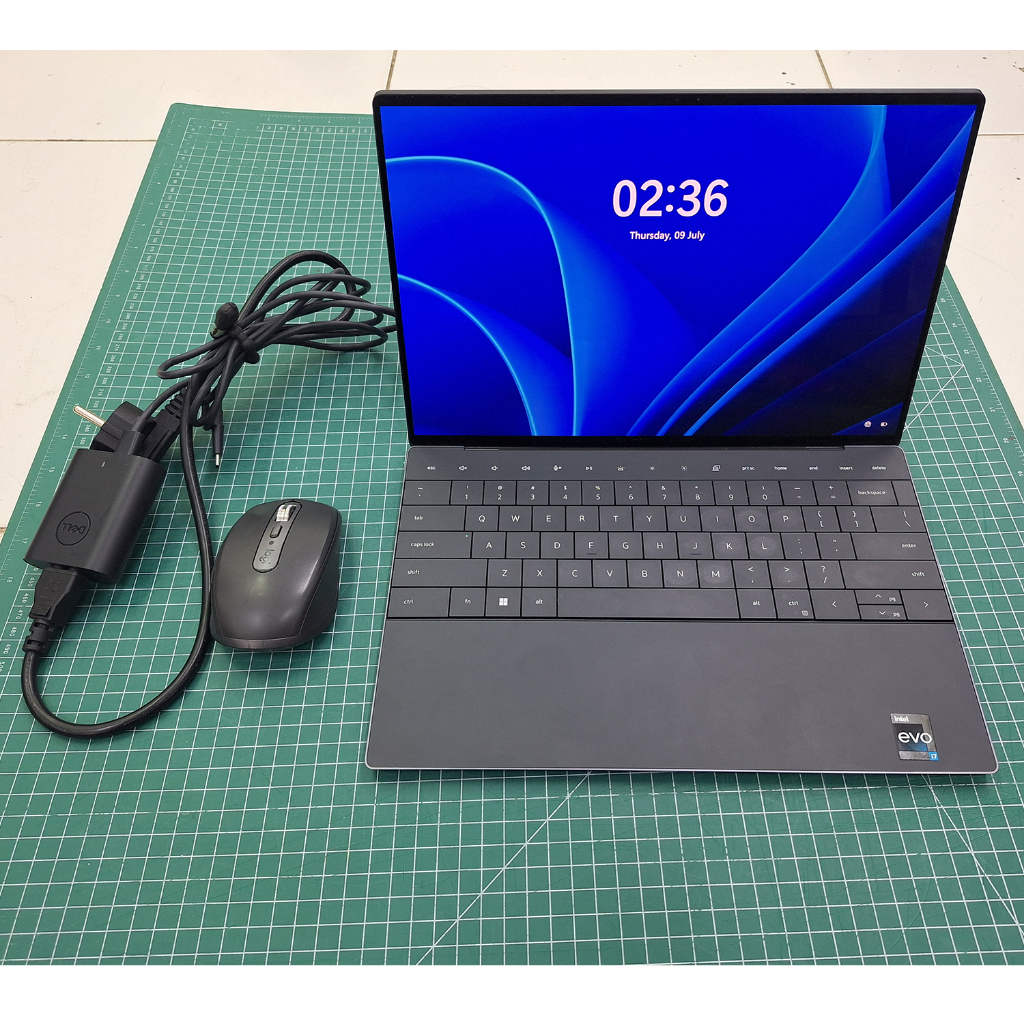 Dell 9320 Laptop