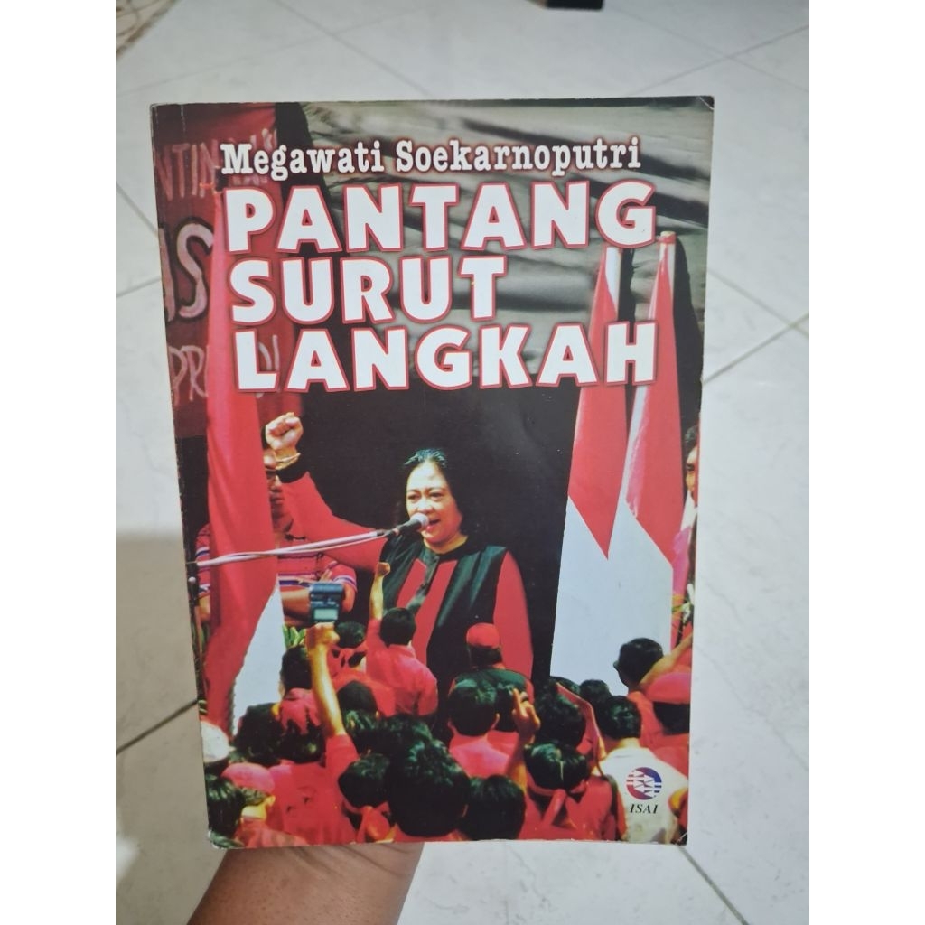buku Pantang Surut Langkah Megawati Soekarnoputri