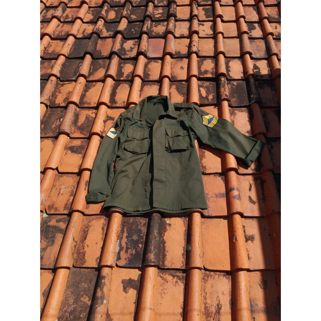 Kemeja Army mirip OG 107 John Lennon