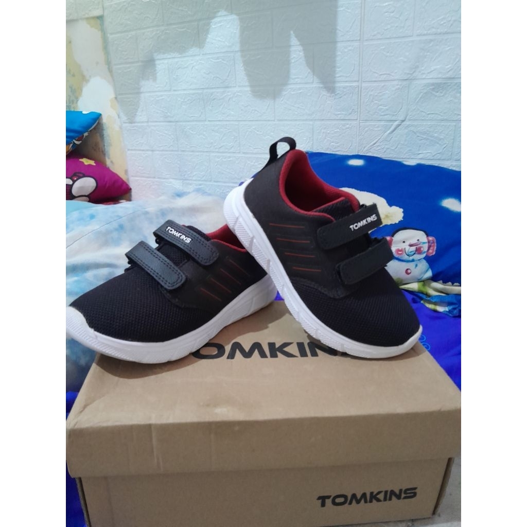 Tomkins Preloved sekali pakai