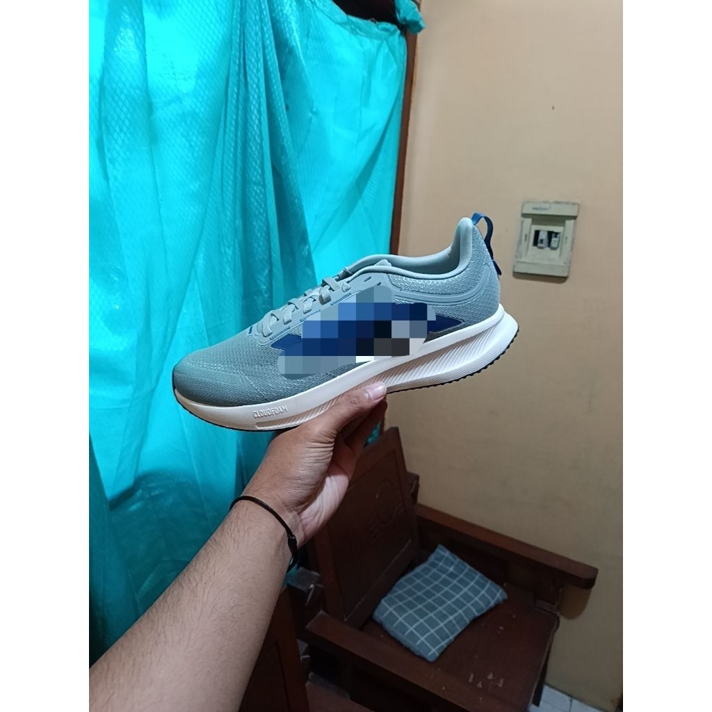Sepatu Lari Cloudfoam