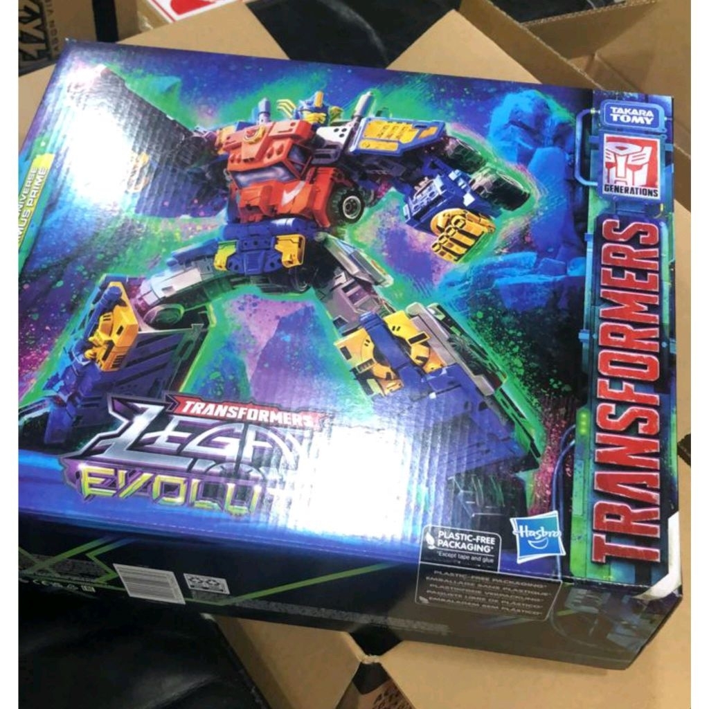Transformers Legacy: Evolution Armada Universe Optimus Prime