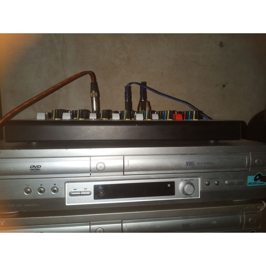 DVD VHS sony casette recorder SLV- D950