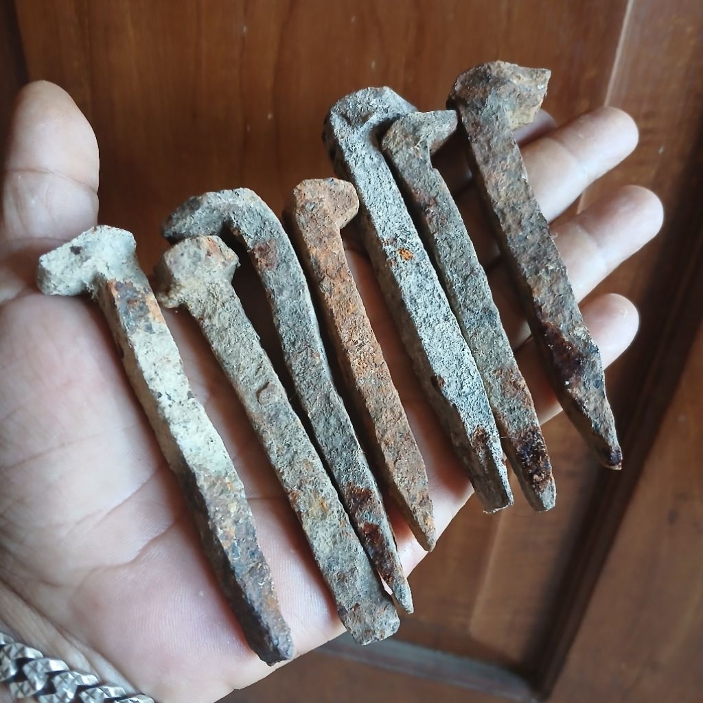 Koleksi Temuan Galian Tanah 7 Biji Pasak Panthek Besi KUNO