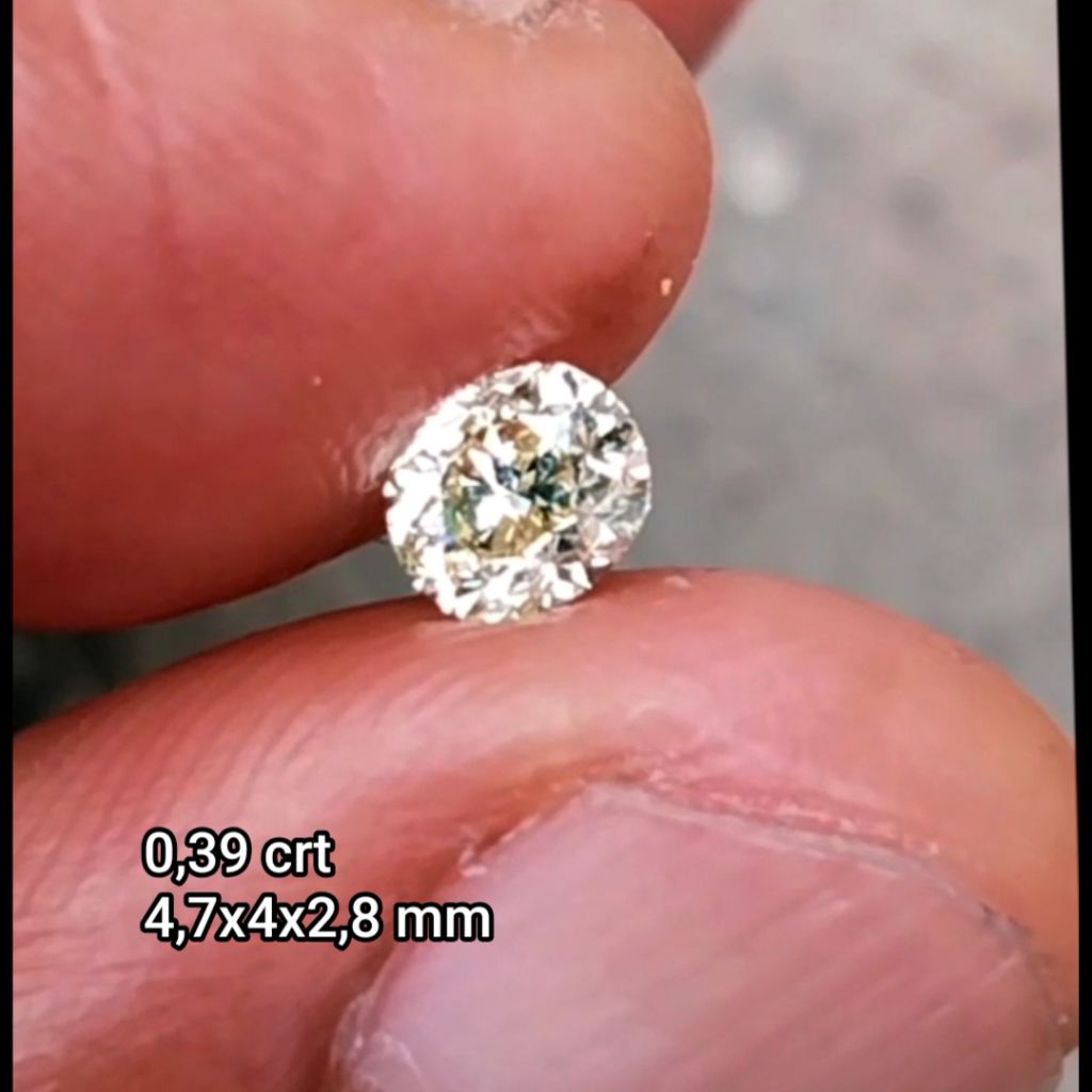 0,39 Carat Asli Intan Banjar / Berlian Asli Banjar Oval Cut - Natural Diamond Very / Ligh Yellow