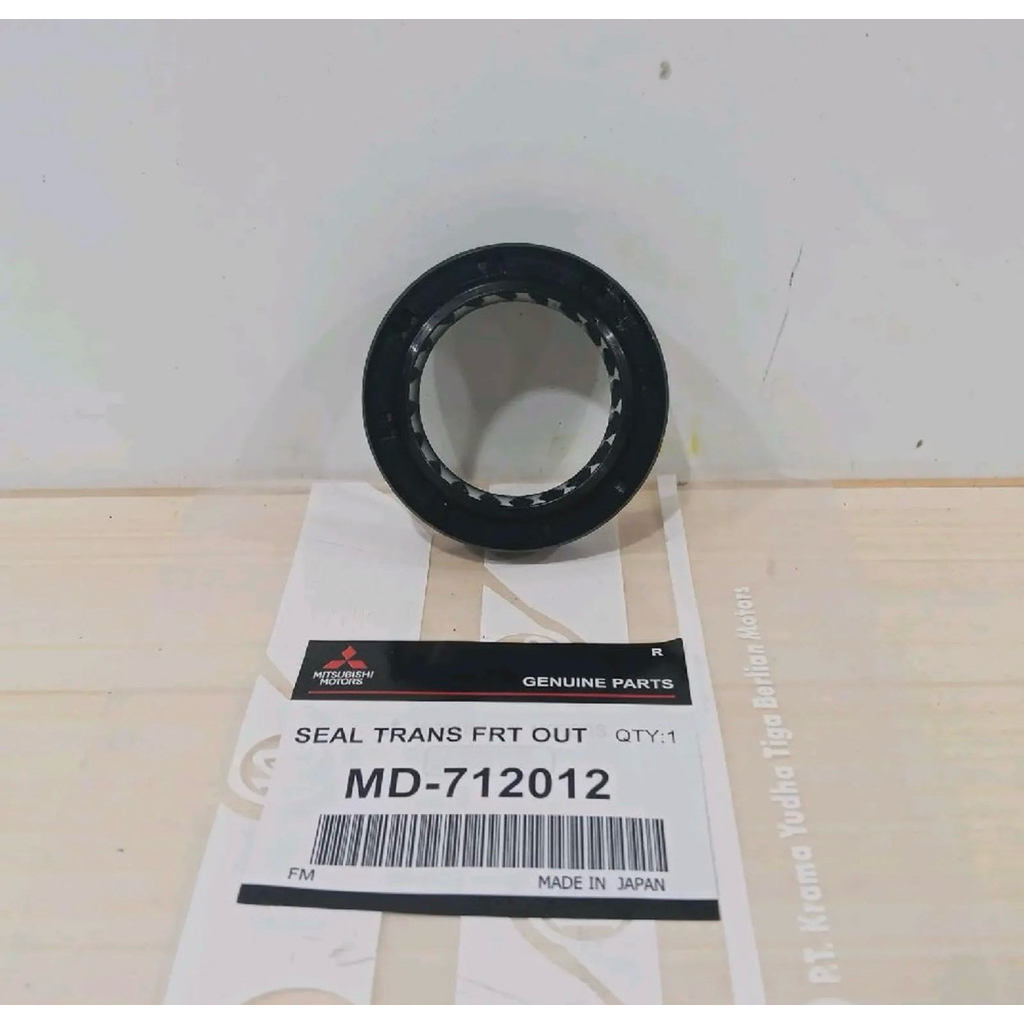 Oil Seal Transmisi Front L200 Strada Seal Trans Depan L200 Strada