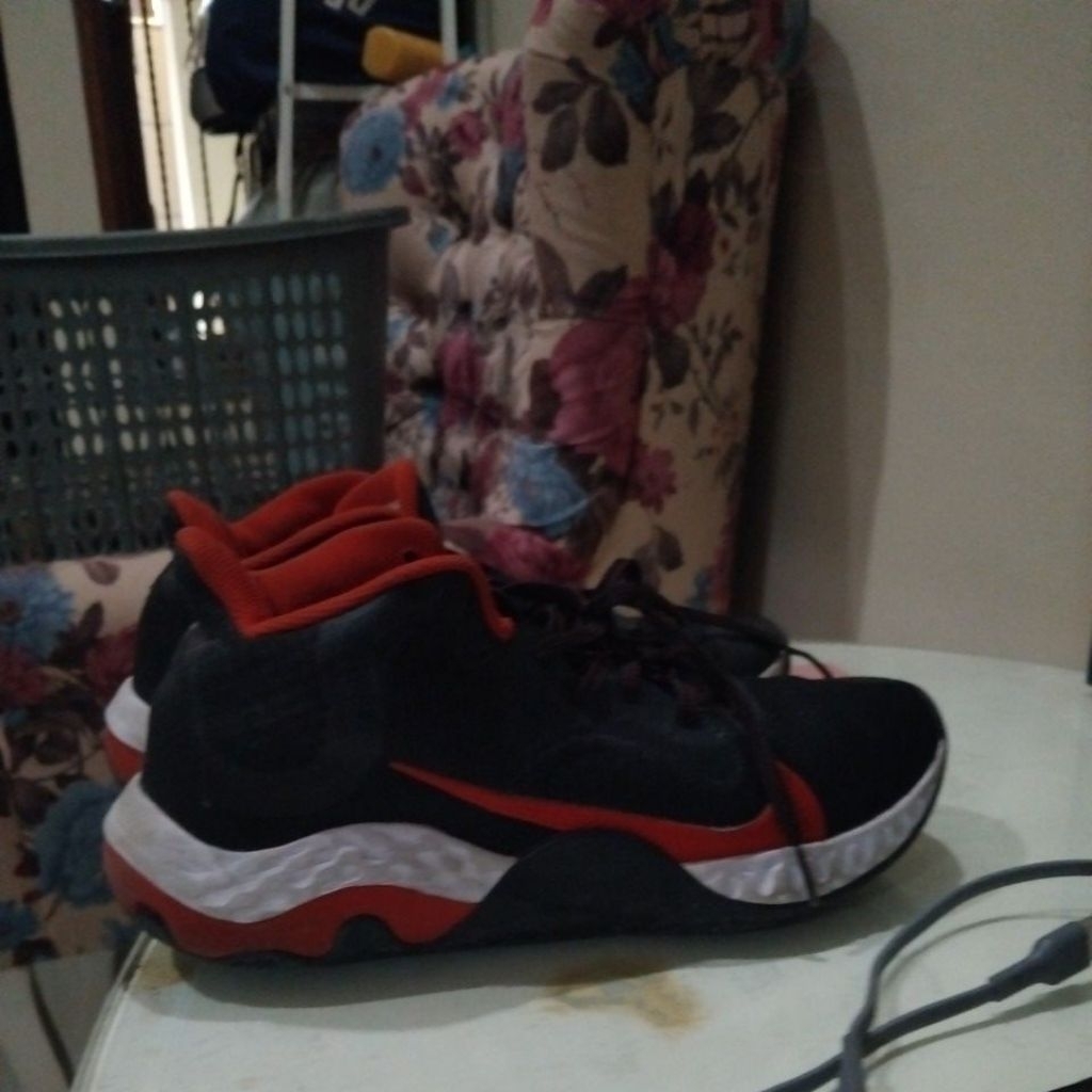 SEPATU BASKET NIKE RENEW ELEVATE SZ 42