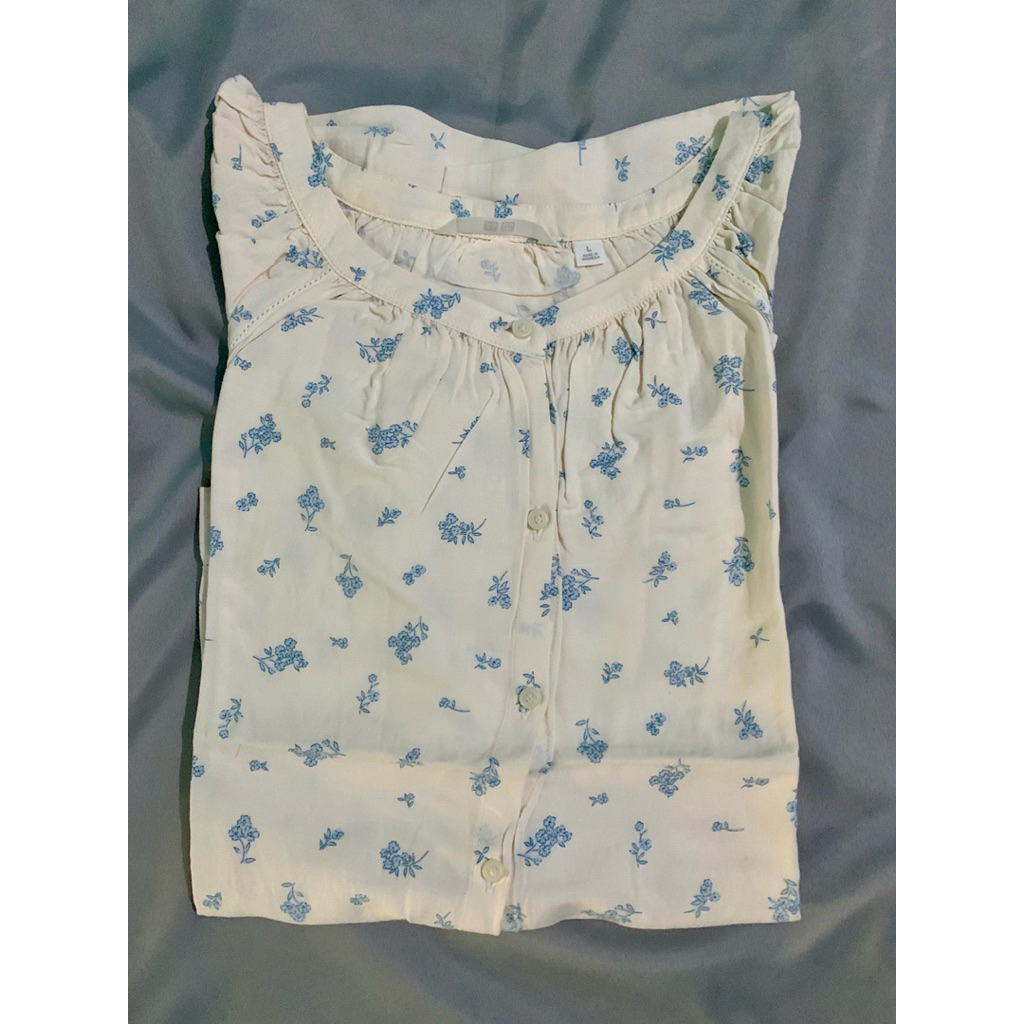 Blus Linen Uniqlo