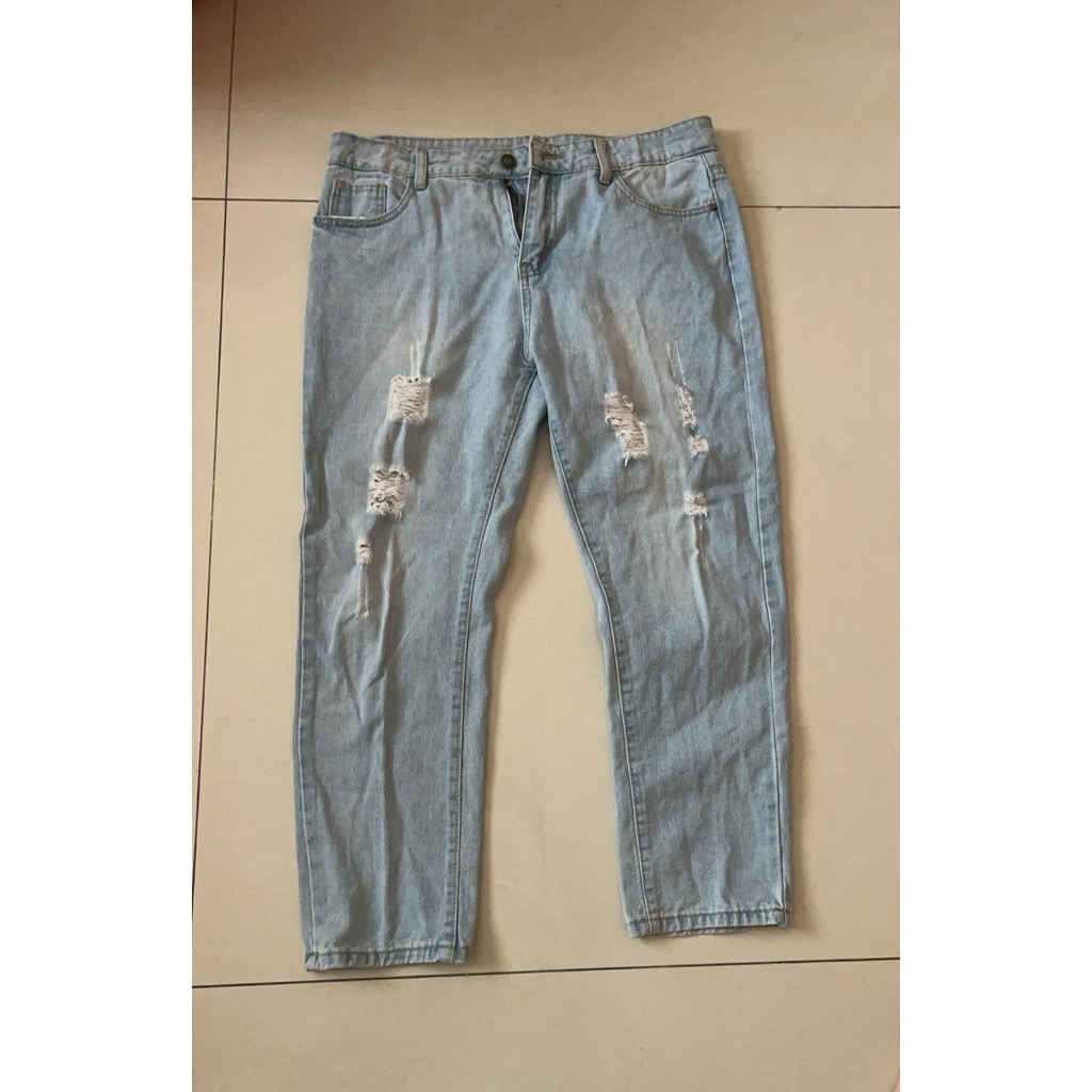 | PRELOVED | ripped jeans