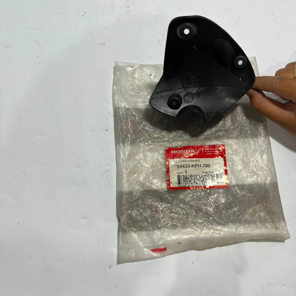 64435 KPH 700 COVER INNER KANAN HONDA SUPRA X 125 OLD LAMA ORIGINAL HONDA GENUINE PART (AHM) 64435KP