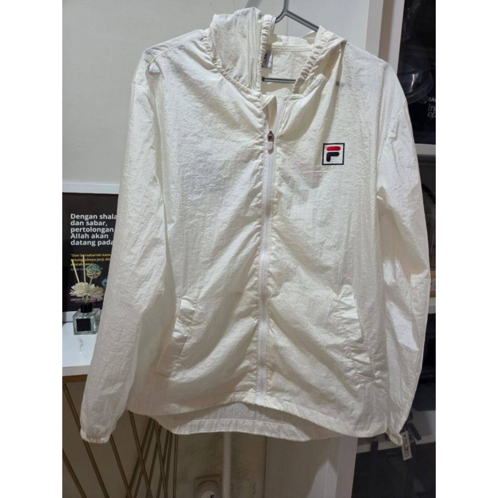 Jacket running atau olahraga brand Fila