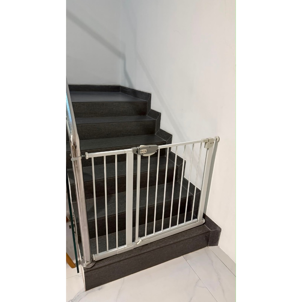 Preloved [Bundle] Baby Safety Gate Pagar Pengaman Pembatas Tangga Pintu Dapur Bayi Anak - Gate 75-84