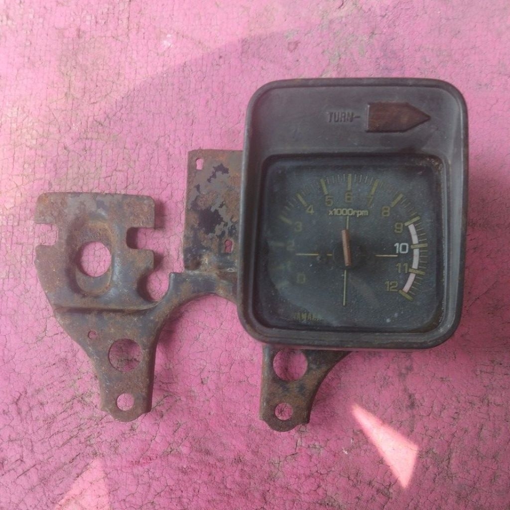 bracket spidometer.rx 100 bekas original