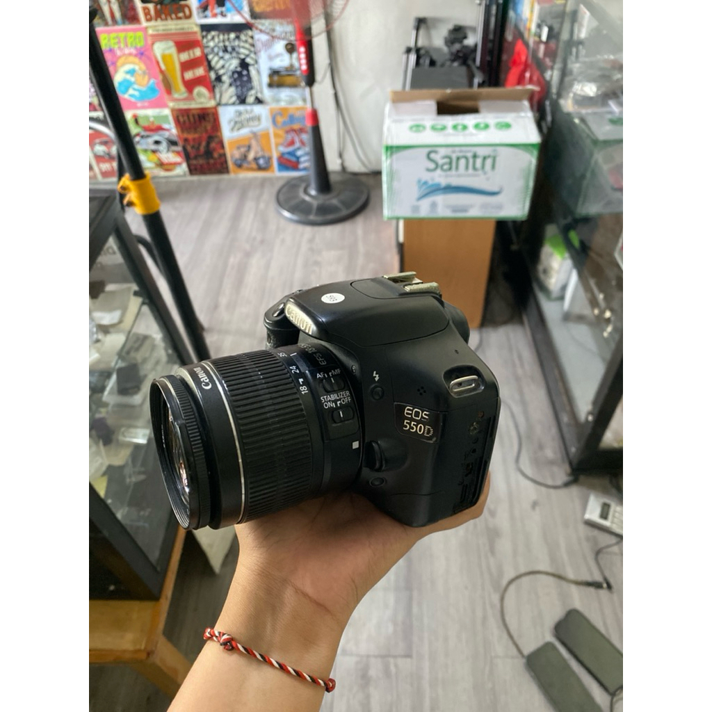 DSLR CANON 550D (second) sudah wifi layar sentuh