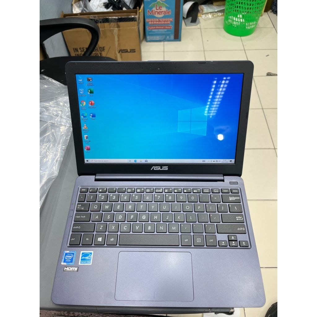 Laptop Asus Intel Celeron - N4000, Ram 2gb ssd 128gb