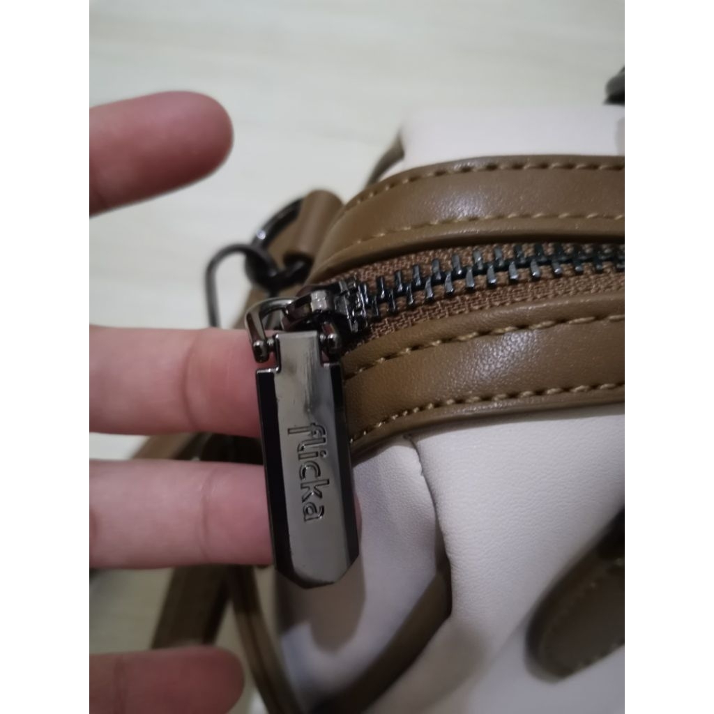 Tas Flicka