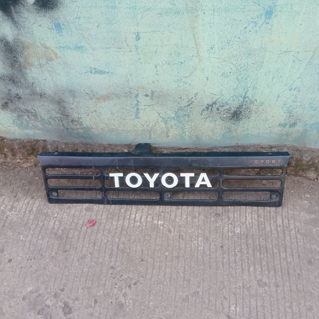 Grill Toyota Kijang Super Lama 1990 Original Copotan