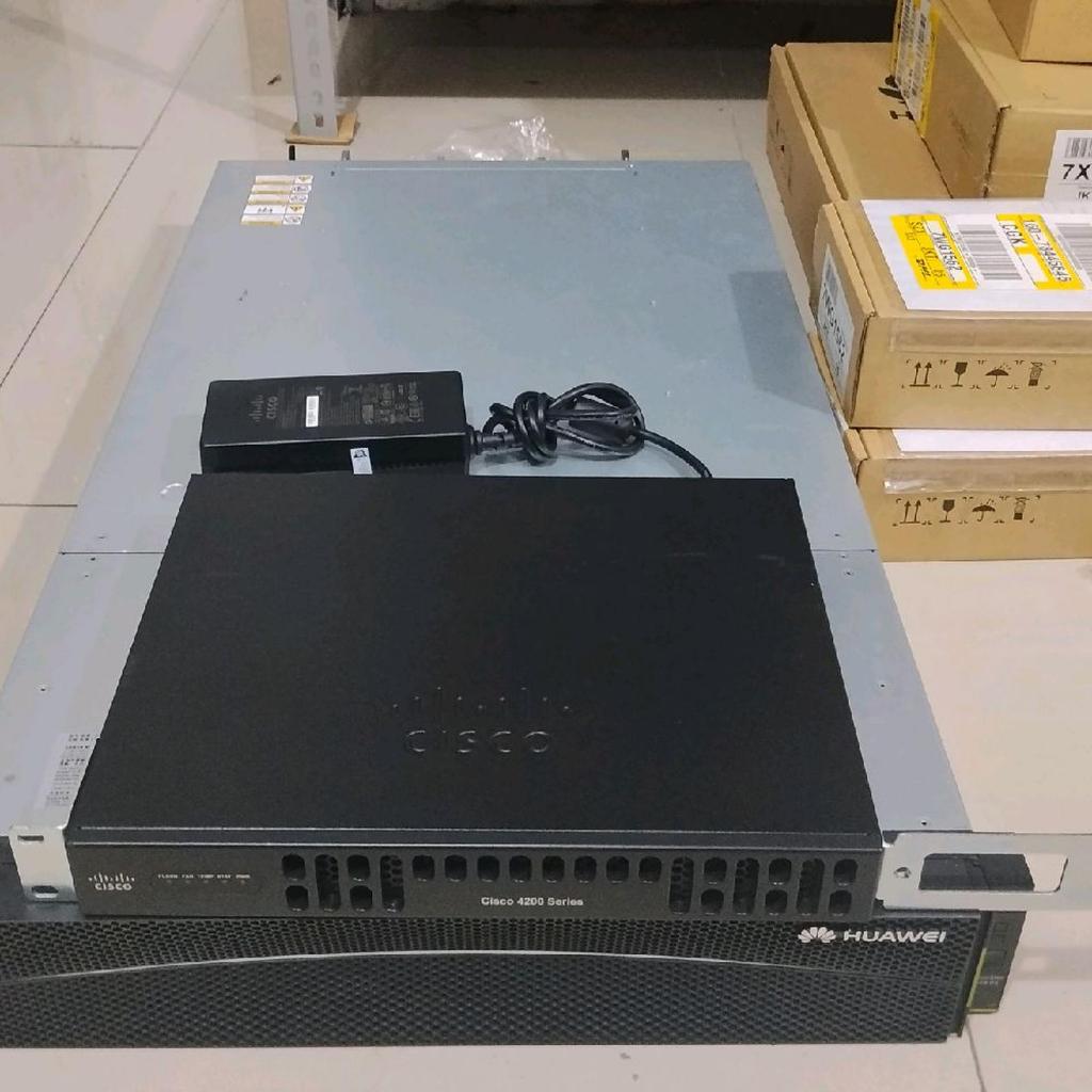 Cisco Router 4200 Series ISR 4221 K9 Integrated Service Router Ipbasek9 lengkap Adaptor