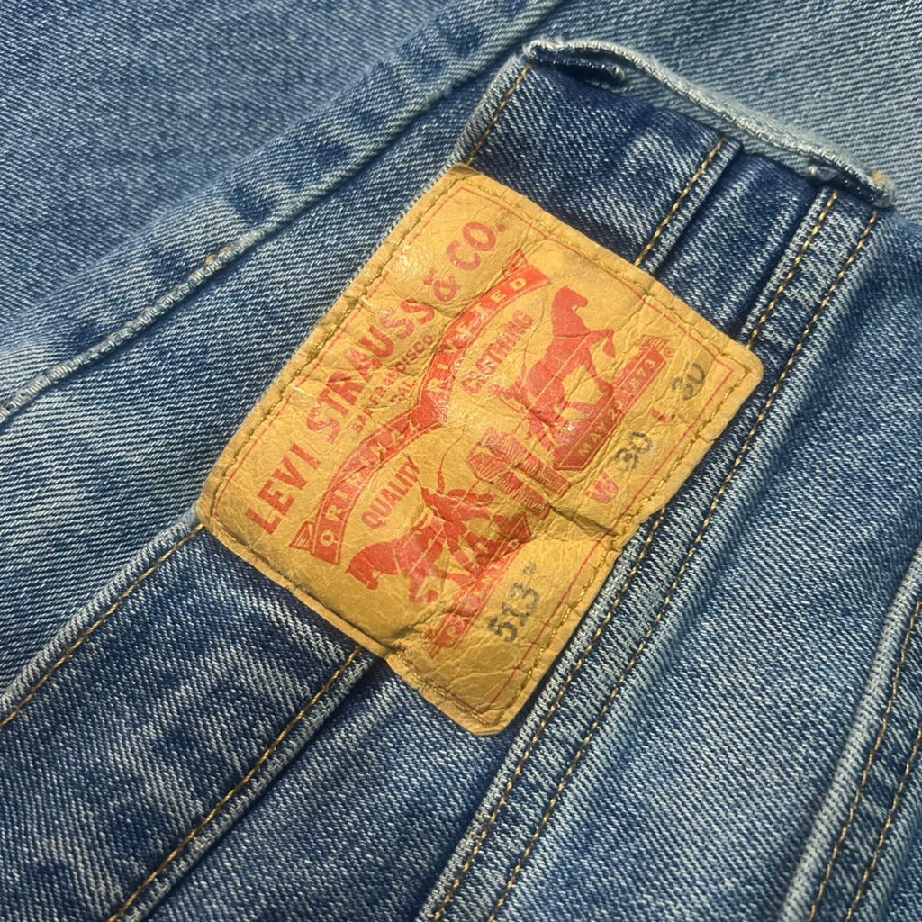 Celana Jeans Second “Levi’s Lot.513 Slim Straight Faded Blue Jeans”
